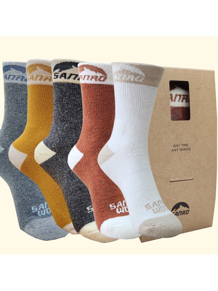 등산 양말 착용 모습 — 메리노울 소재