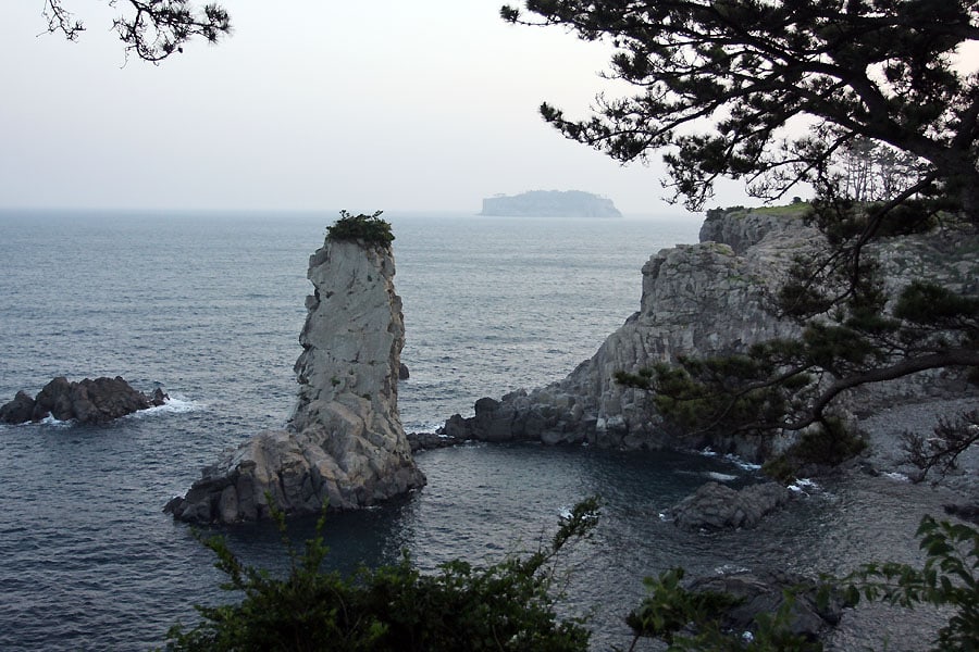 제주 올레 7코스 외돌개 부근 해안 절벽 산책로